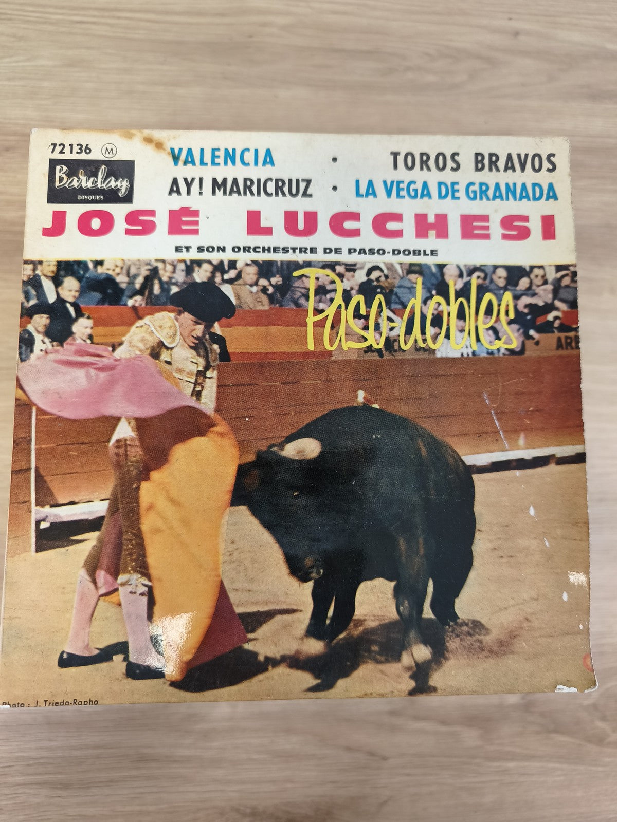 Vinyle ancien 45 tours José Lucchesi rétro ? disque vintage à collectionner en l