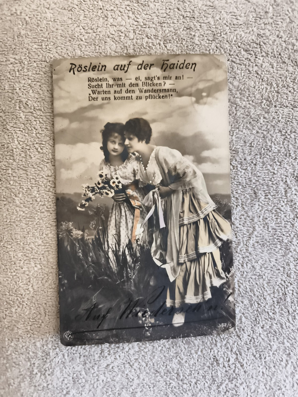 CPA allemande début XXe Röslein auf der Haiden scène enfants fleurs