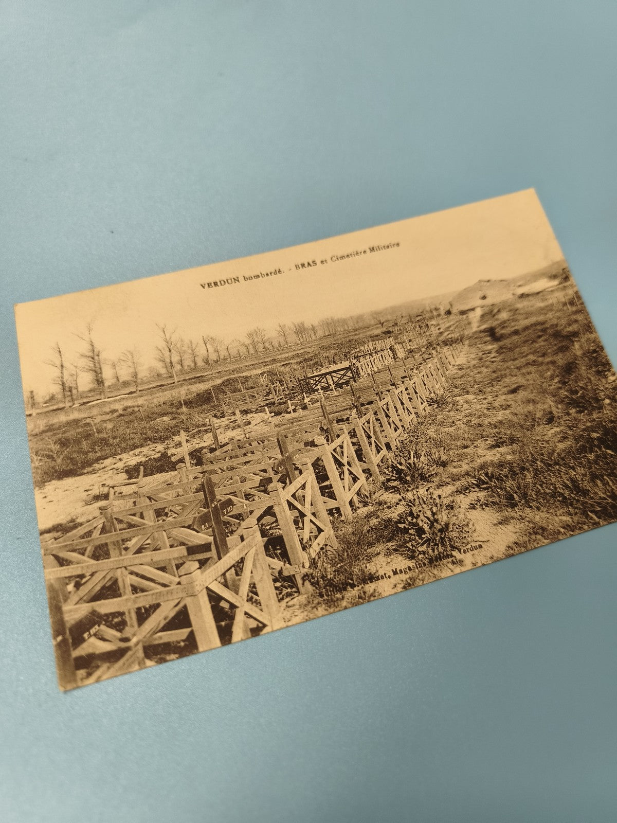 Carte postale ancienne Verdun bombardé BRAS Cimetière militaire CPA guerre