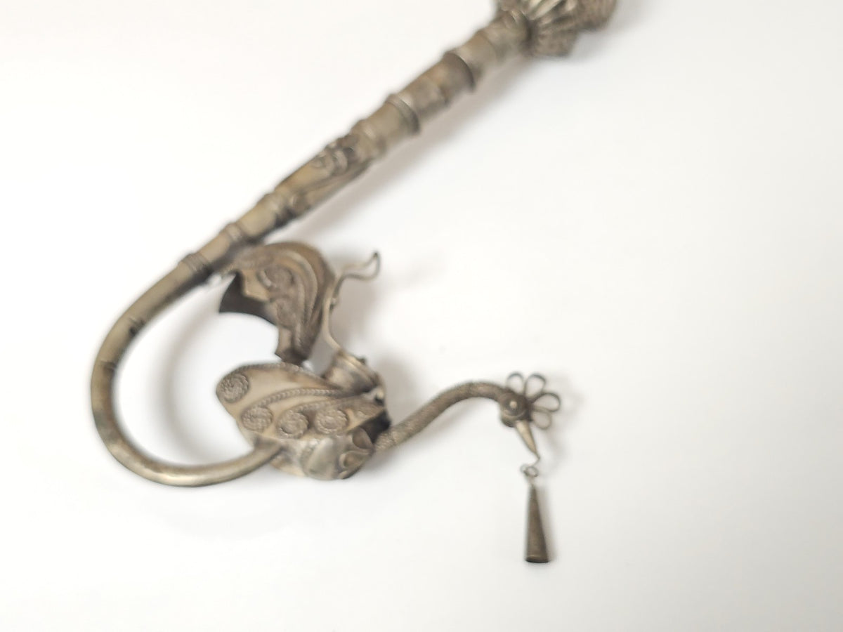 Pipe ancienne vintage en métal sculpté, marque Ancienne, collection fumeur rétro