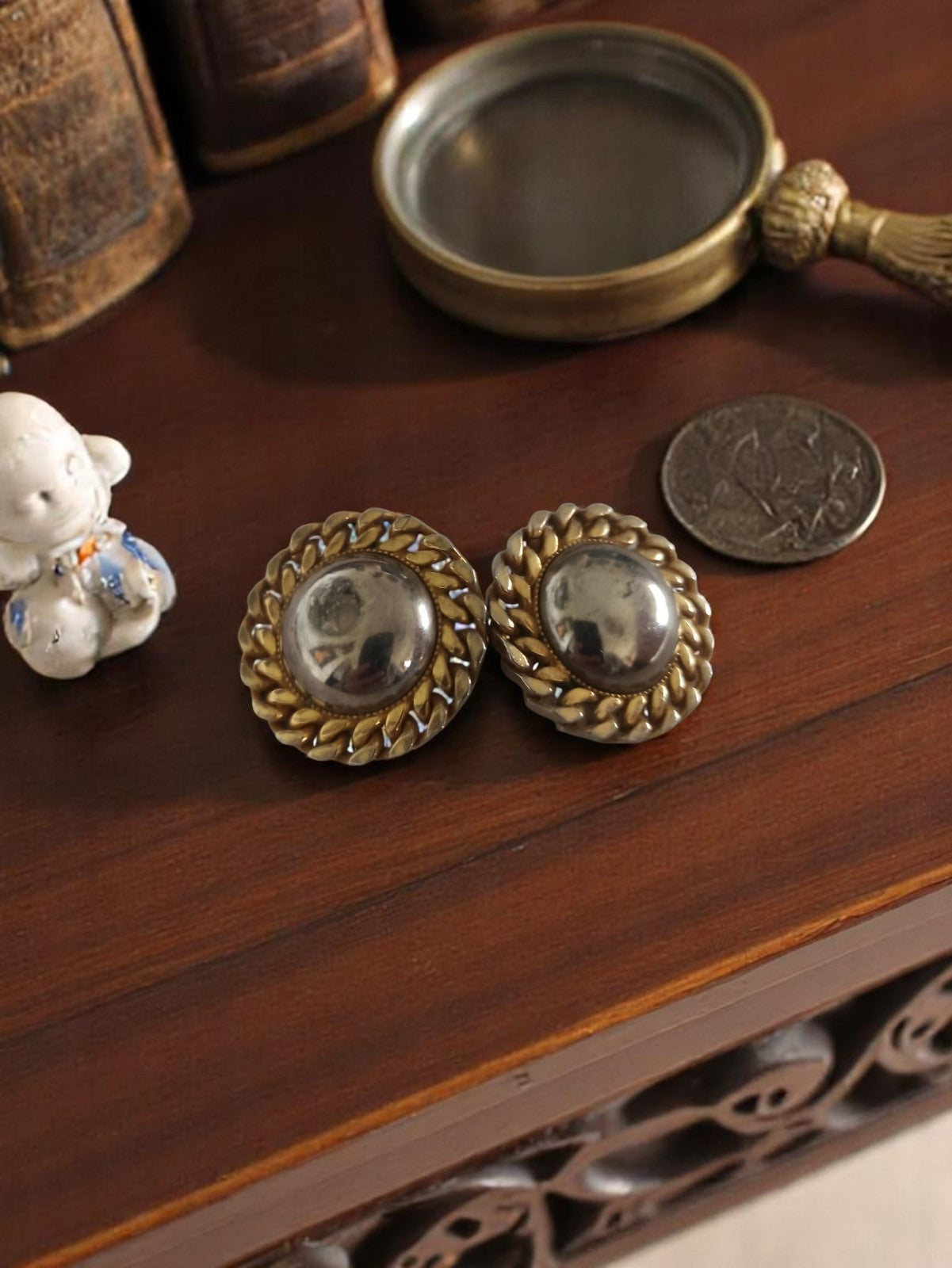 Boucles d’oreilles vintage rondes, finition dorée et argentée, style rétro ancie