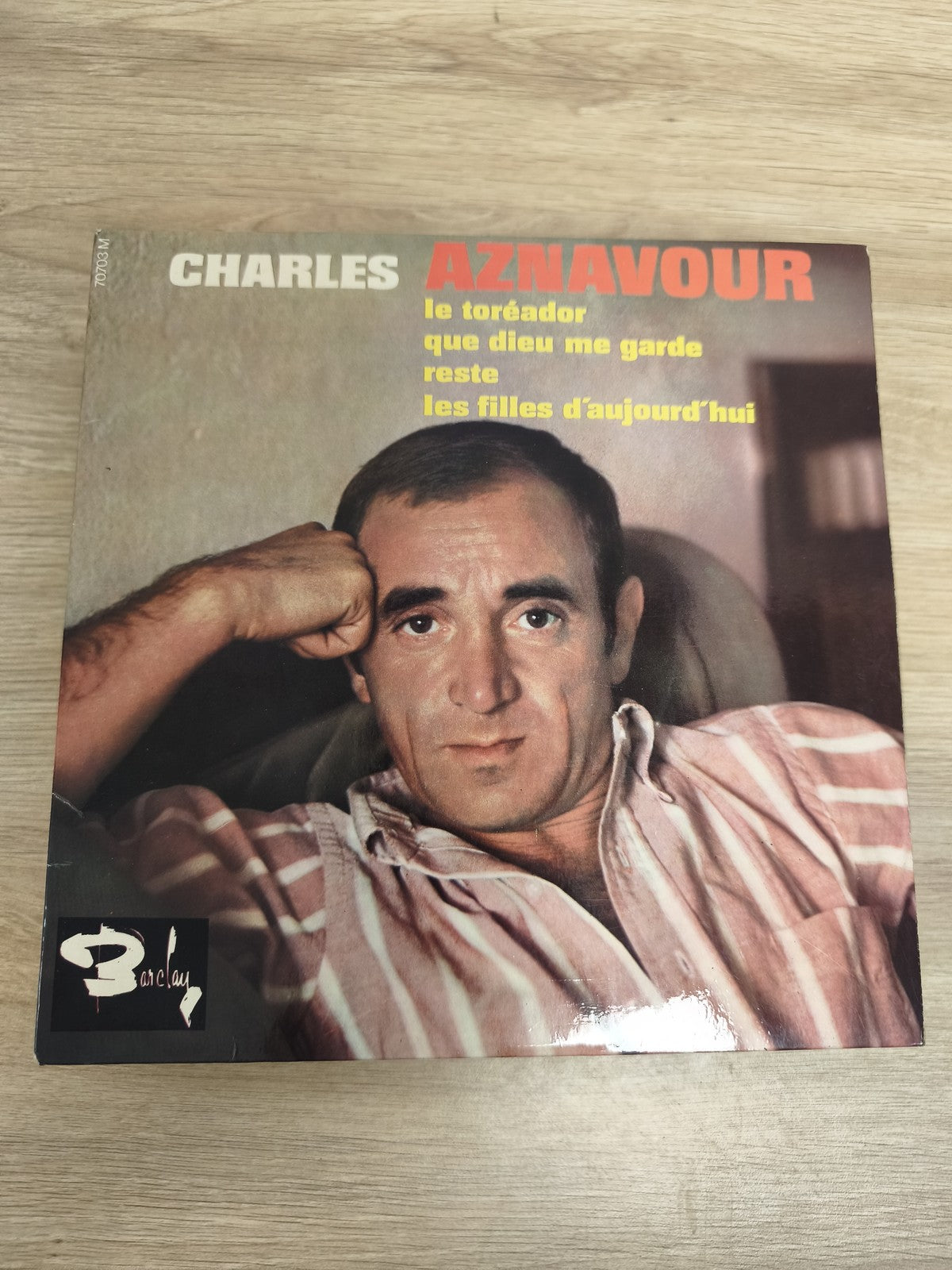 Vinyle 45T Charles Aznavour Barclay Le Toréador Les Filles d?Aujourd?hui pochett