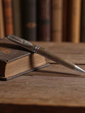 Stylo bille ancien Martine vintage, aspect bois et métal, écriture rétro