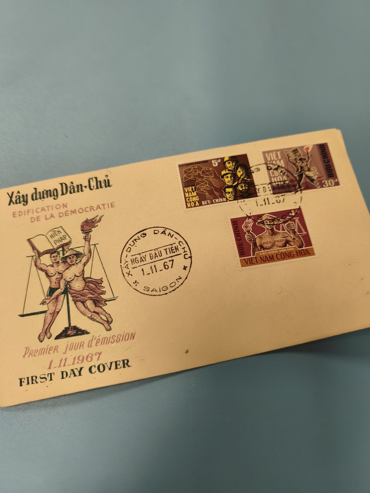 Ancienne enveloppe FDC Vietnam 1967 timbres "Édification de la démocratie"