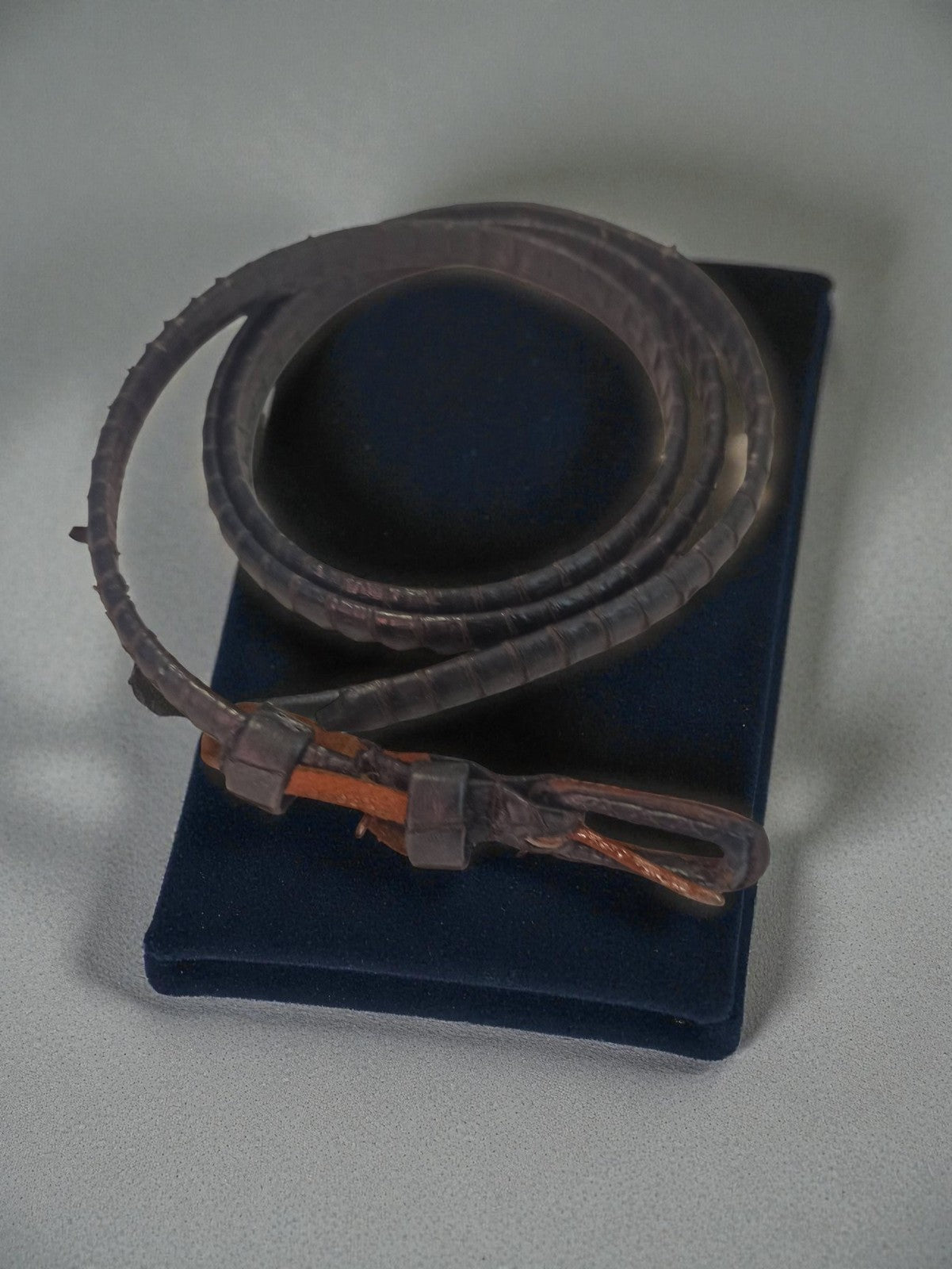 Ceinture vintage années 1950 tressée cuir marron ancien, accessoire rétro authen