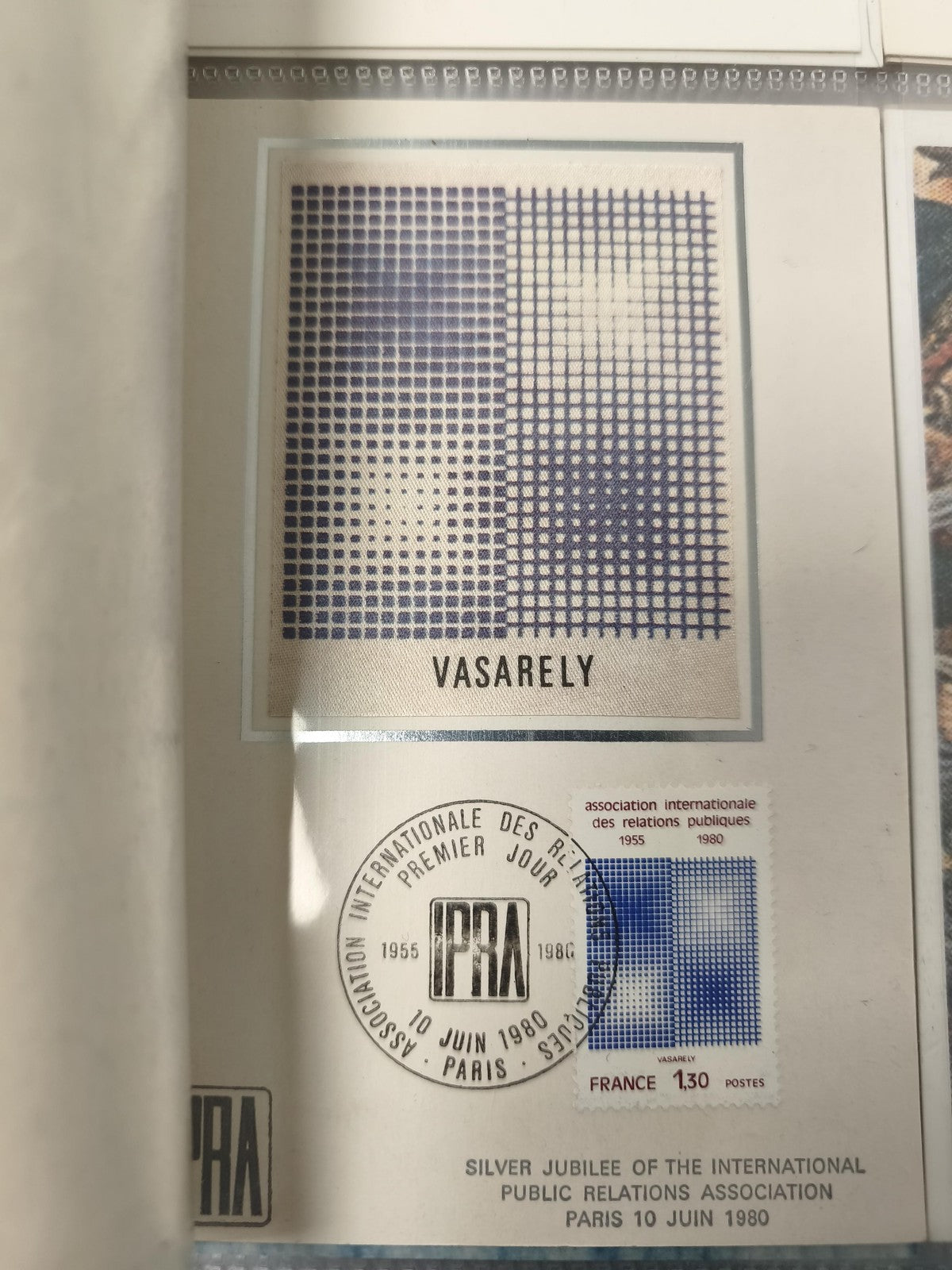 Ancien timbre FDC Vasarely 1980 IPRA France 1,30 art optique bleu