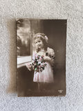 Carte postale ancienne Bonne Année fillette fleurs HK 512 CPA