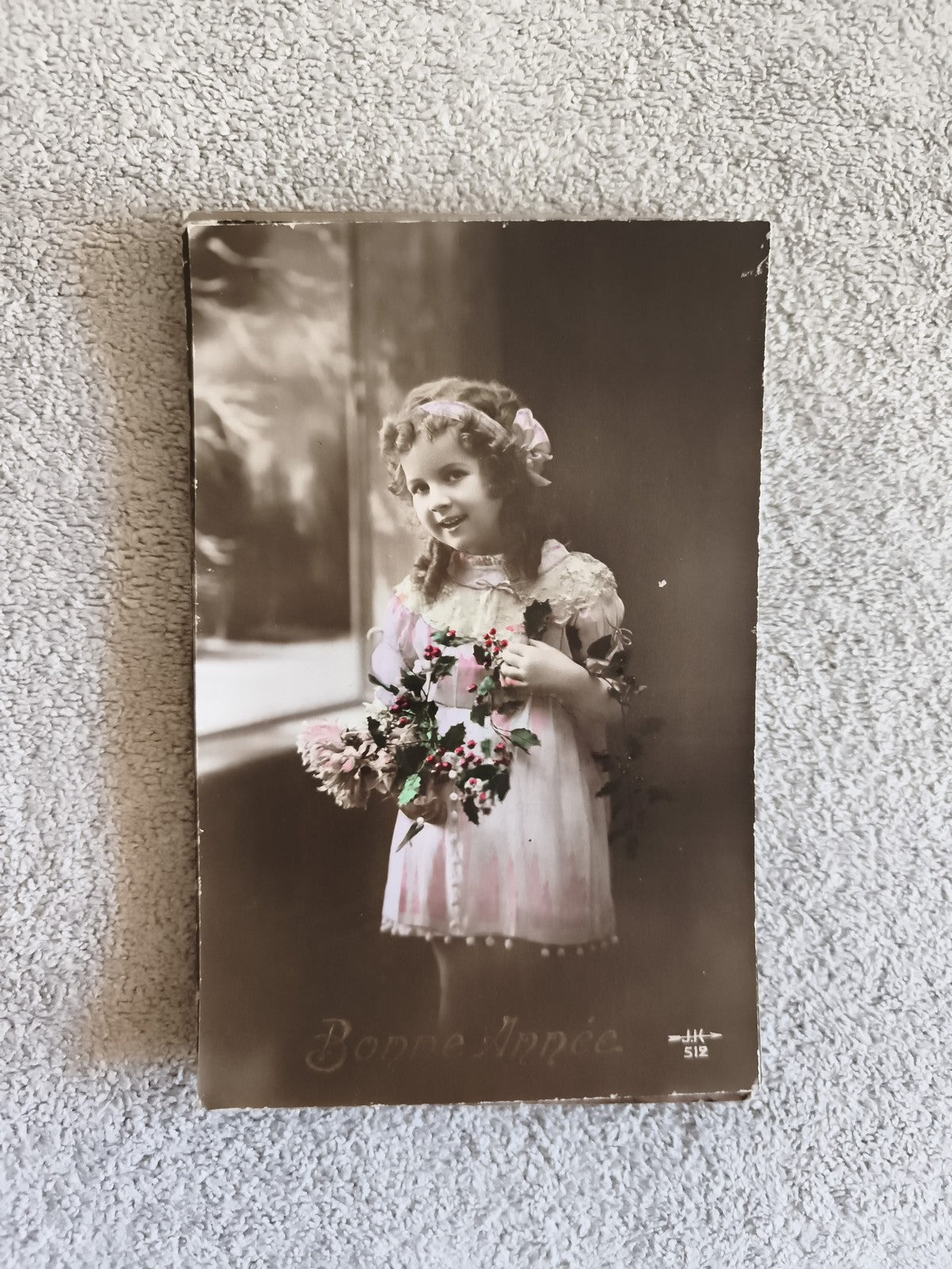 Carte postale ancienne Bonne Année fillette fleurs HK 512 CPA