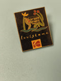 Vintage pin's Kodak Louisiane rectangulaire noir et doré collection photo (Ref 3