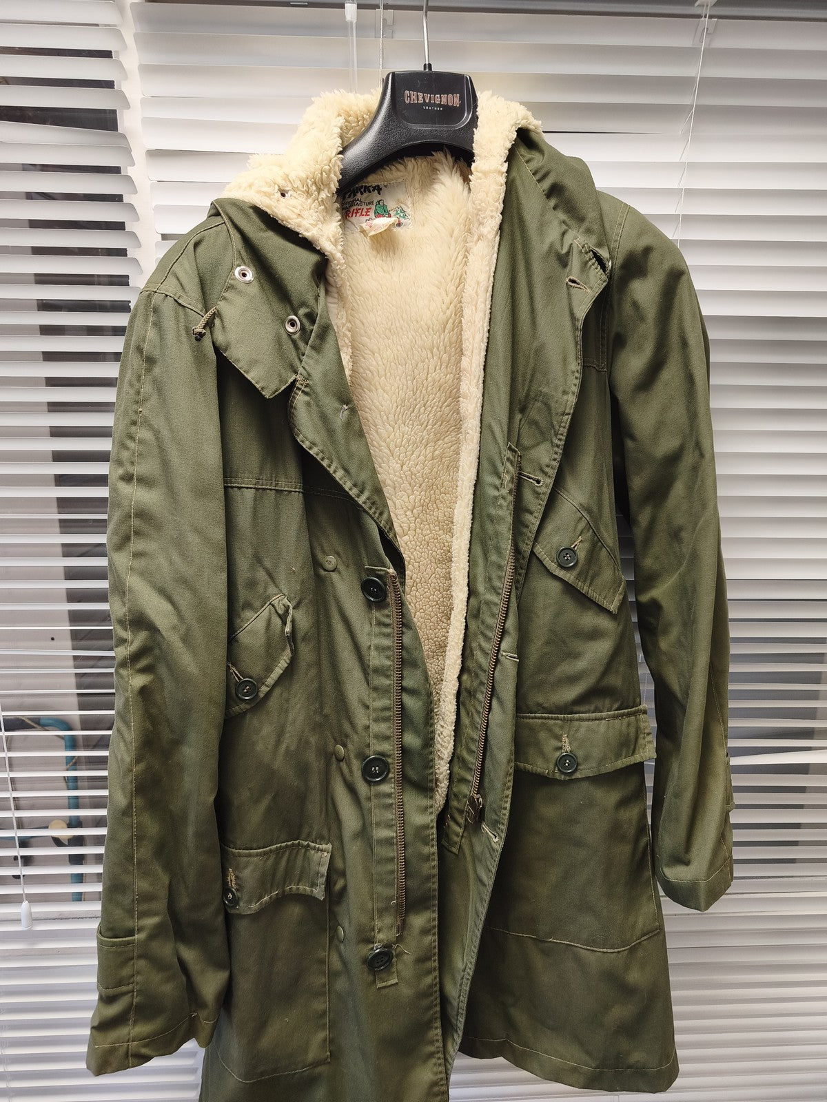 Ancienne veste militaire Parka vintage kaki doublée fourrure style armée