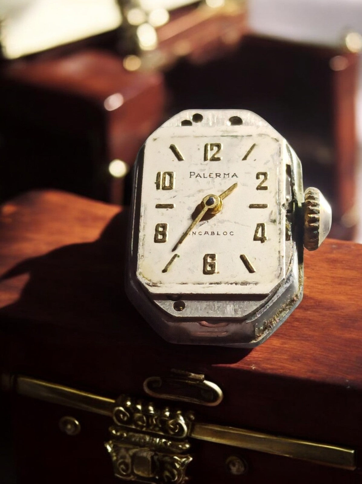 Montre mécanique Palerma vintage cadran octogonal doré ancien