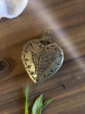 Pendentif cœur vintage métal gravé années 50 motif épis rétro ancien
