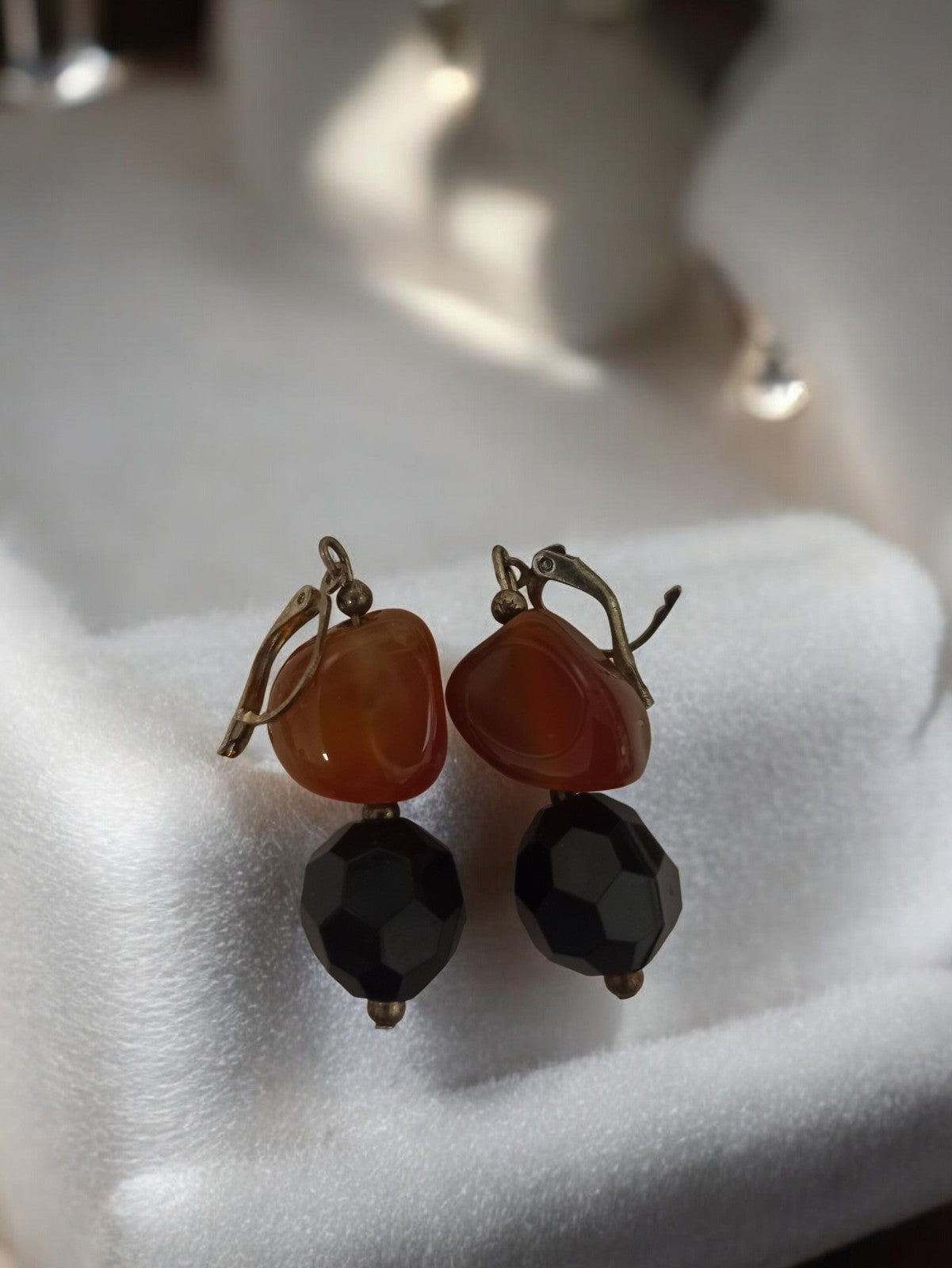 Boucles d’oreilles vintage rétro clips perles brunes noires fantaisie ancien fem