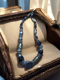 Collier fantaisie vintage perles métalliques argentées noir style ethnique
