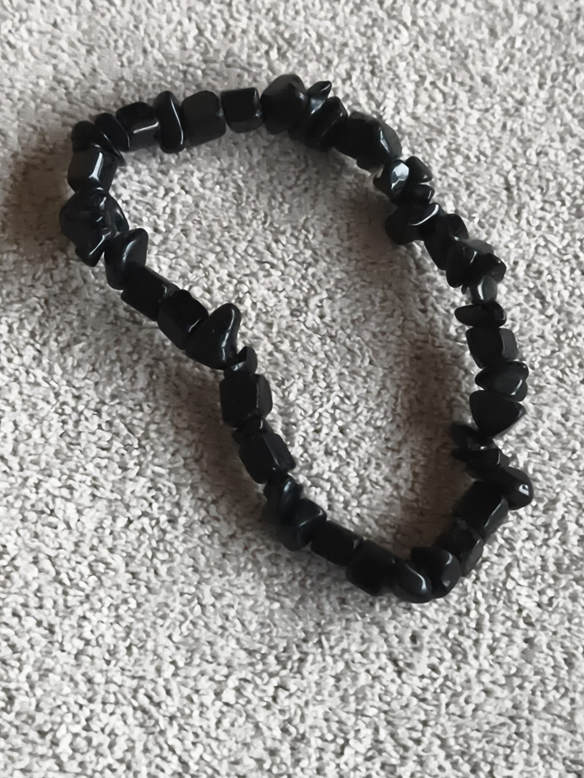 Bracelet pierres naturelles noires éclats, perles irrégulières, élastique