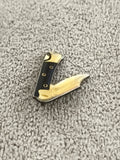 Pin's vintage couteau pliant doré noir, badge ancien style canif (Ref 2)