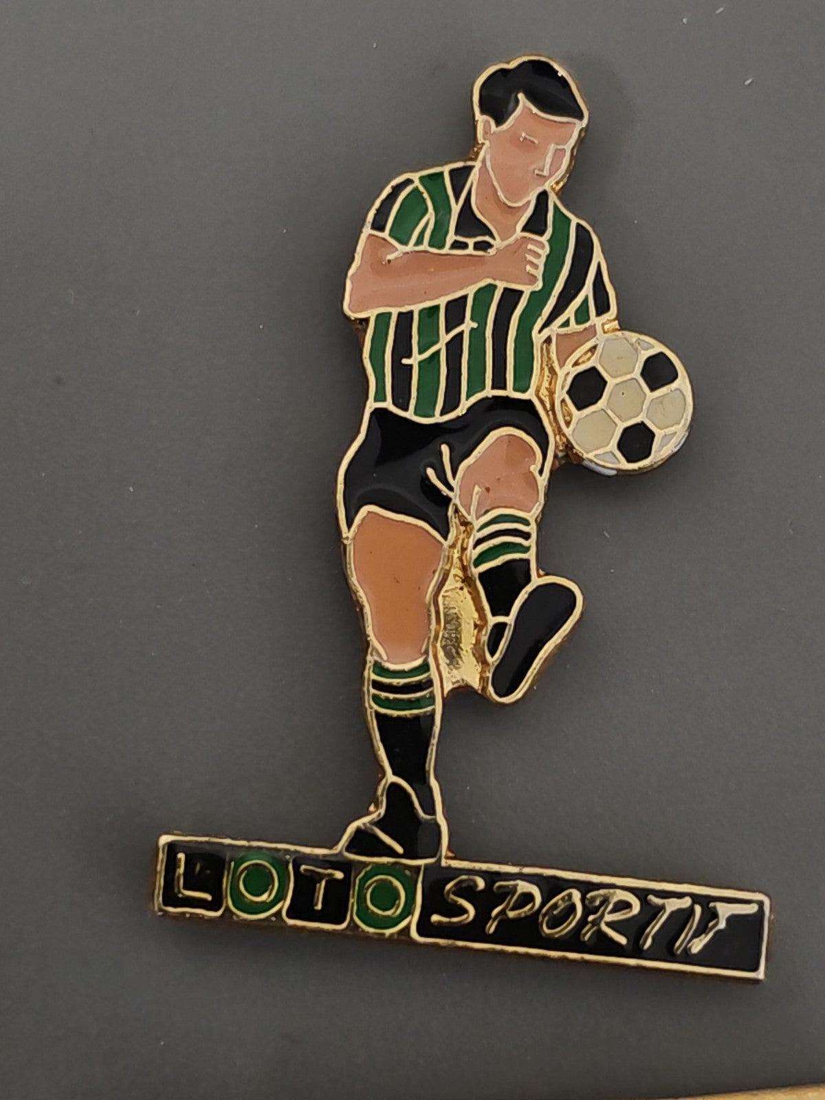 Pin's rétro ancien Loto ? badge collection vintage jeu de hasard France années 8