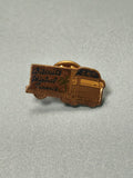 Pin's vintage Biscuits Mistral Provence camion doré collection publicitaire