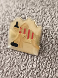Pin's vintage chien Saint-Bernard montagne émaillé doré badge ancien (Ref 10)