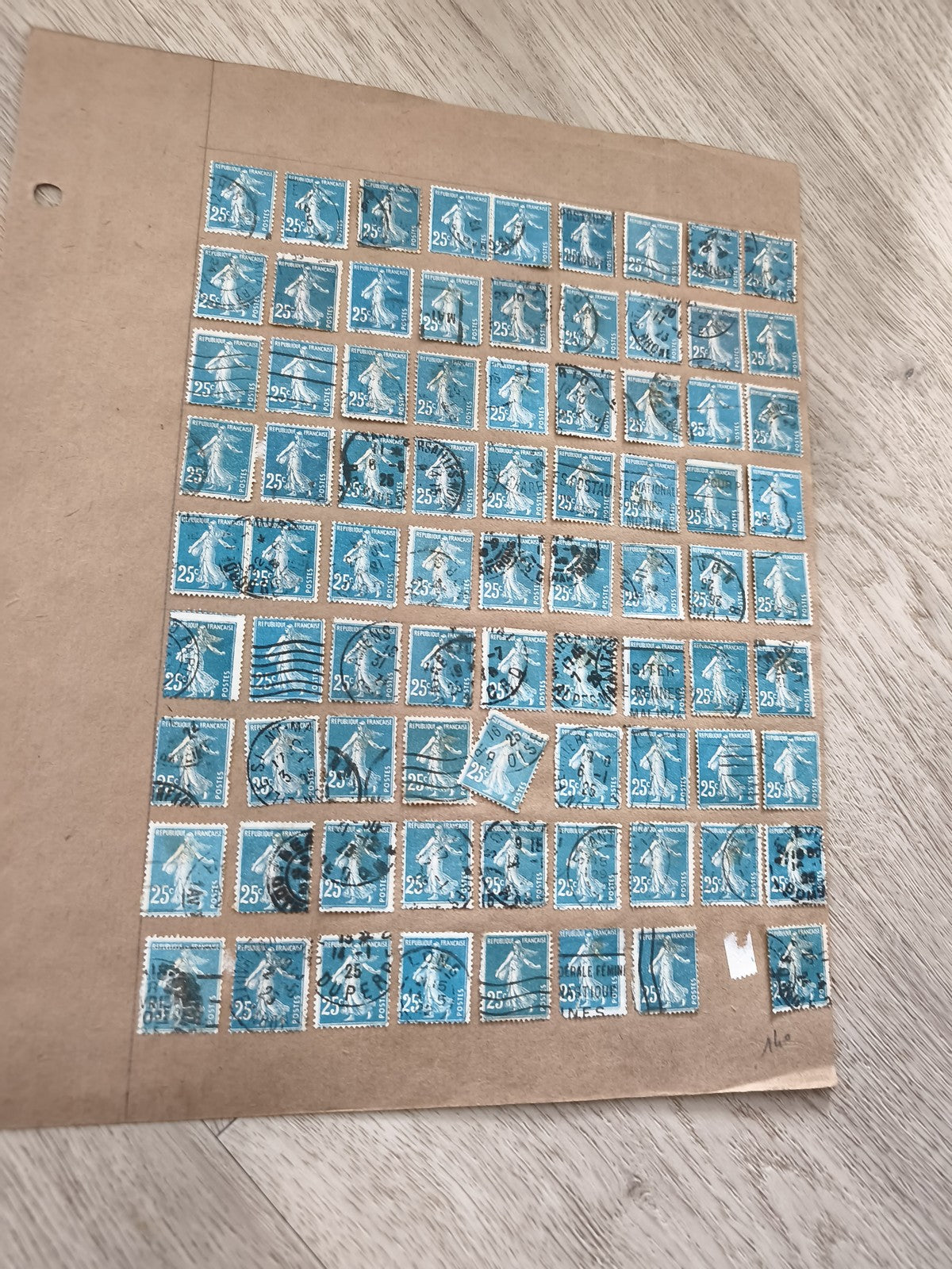 Lot ancien timbres d'étude Marianne 25c bleu sur planche philatélie collection