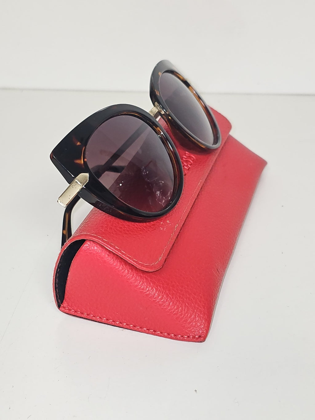 Lunettes de soleil Guess pour femme ou homme, modèle tendance, accessoire mode