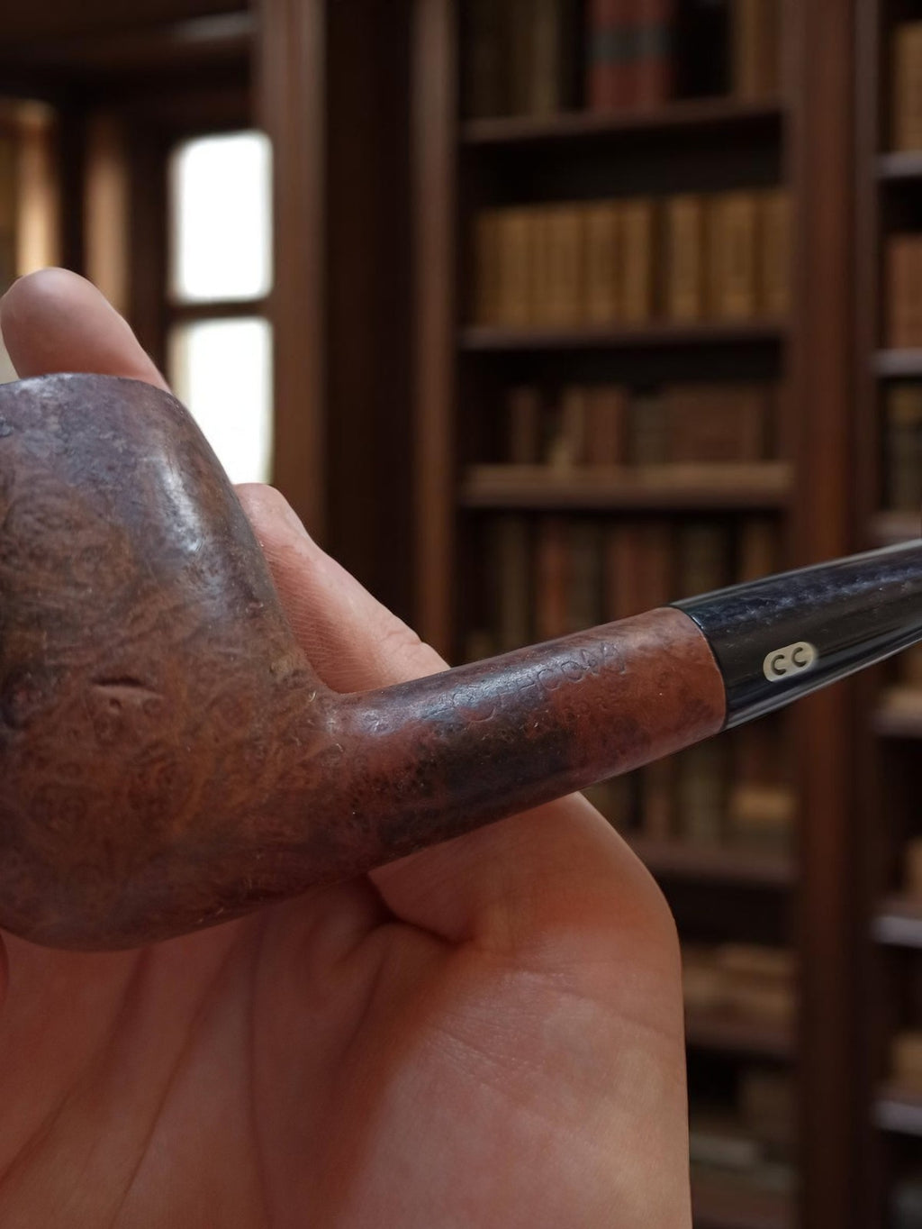 Pipe vintage droite finition brune, signée, parfait état, tabac ancien