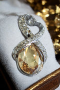 Pendentif vintage strass cristal clair forme goutte ? Bijou délicat rétro chic