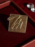 Pin's ancien L'Oréal vintage années 80-90 doré logo carré rétro pub