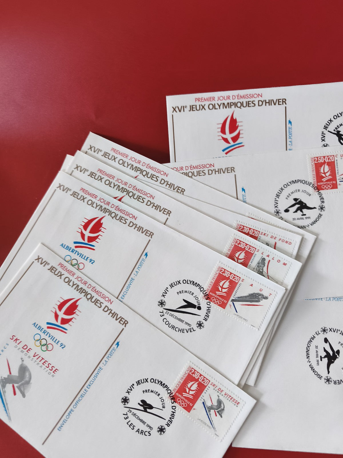 Lot enveloppes philatélie Jeux Olympiques d?Hiver Albertville 92 timbres ski