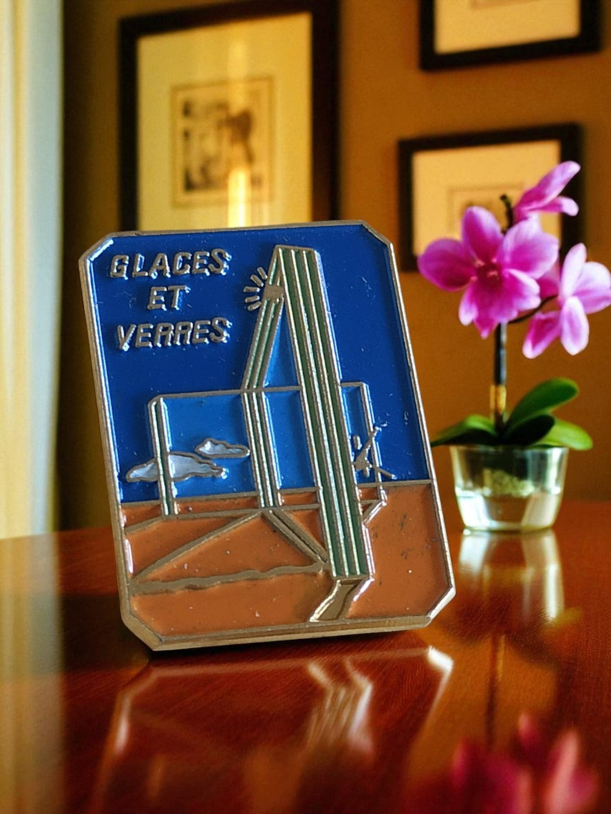 Pin's publicitaire vintage Glaces et Verres édition limitée bleu métal
