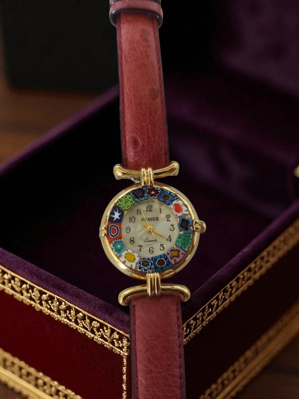 Montre femme Venice vintage, cadran décor émaillé, quartz rétro à pile, rare