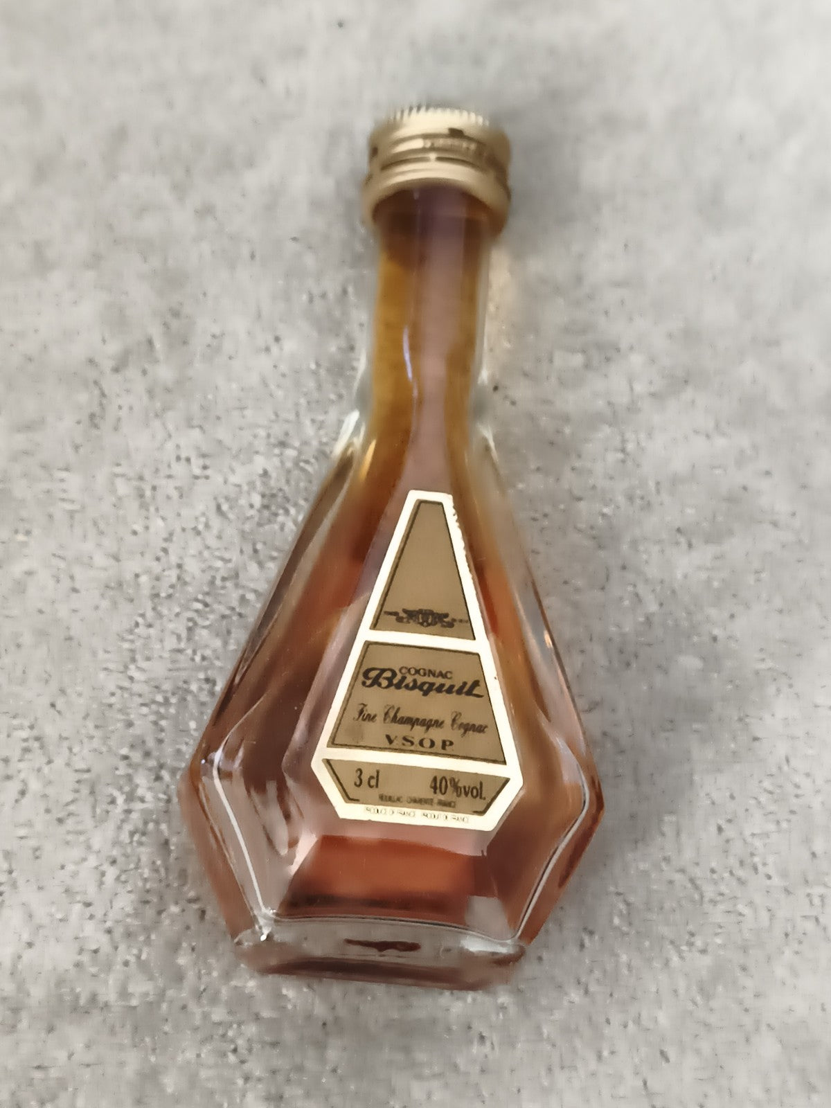 Mini-bouteille cognac Bisquit VSOP 3cl Fine Champagne alcool partiellement rempl