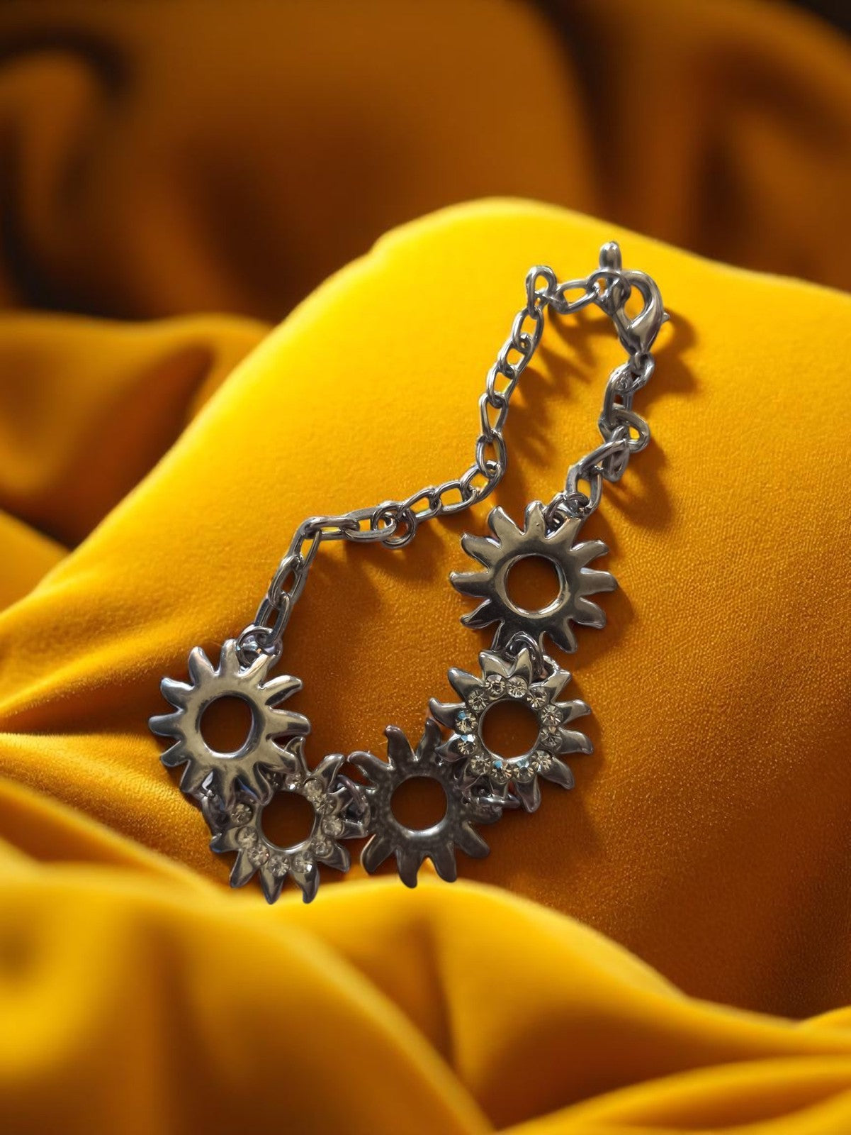 Bracelet vintage rétro soleil doré, maillons fantaisie, style années 70