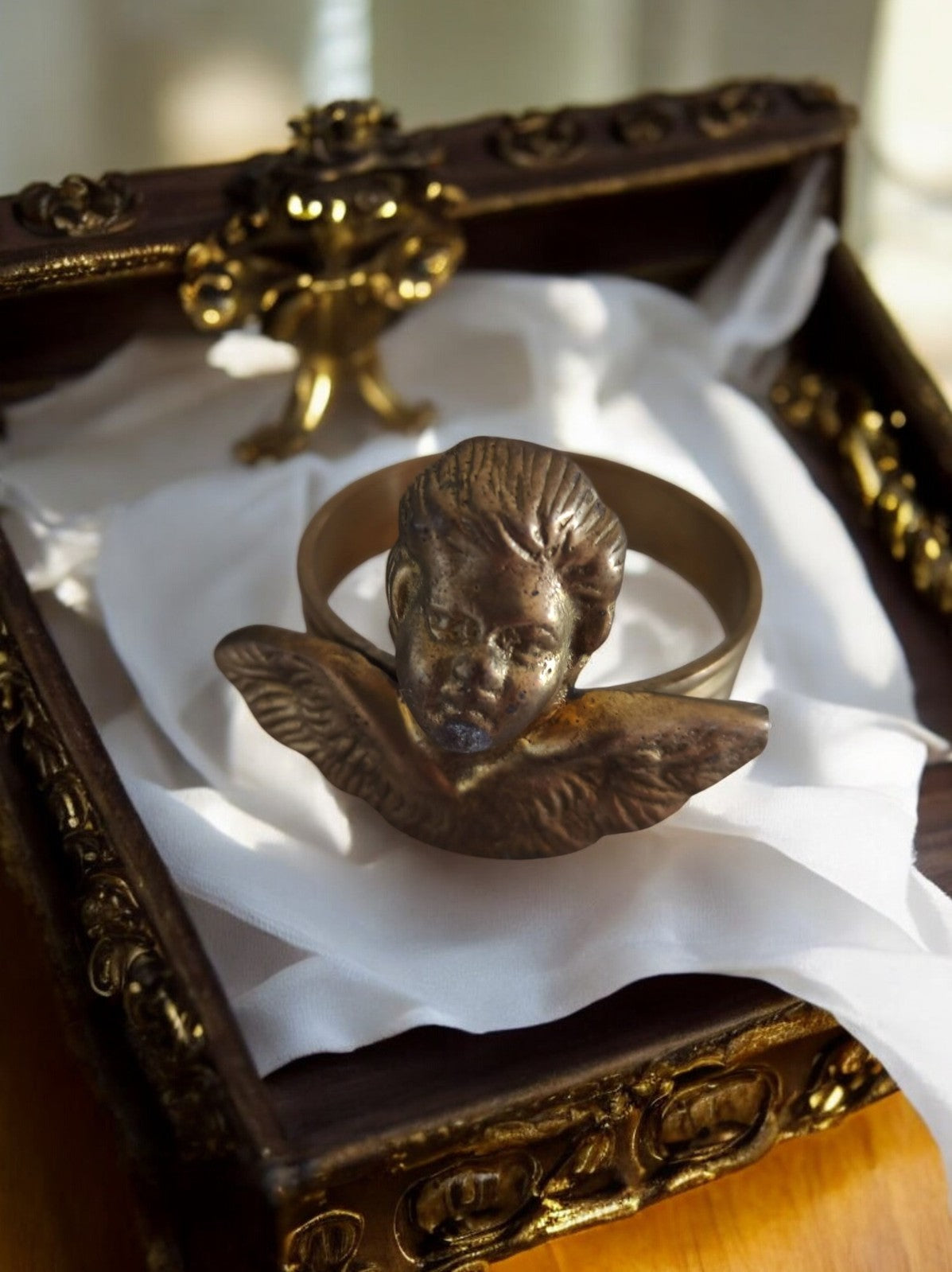 Rond de serviette baroque laiton angelot ailé doré déco vintage ancien