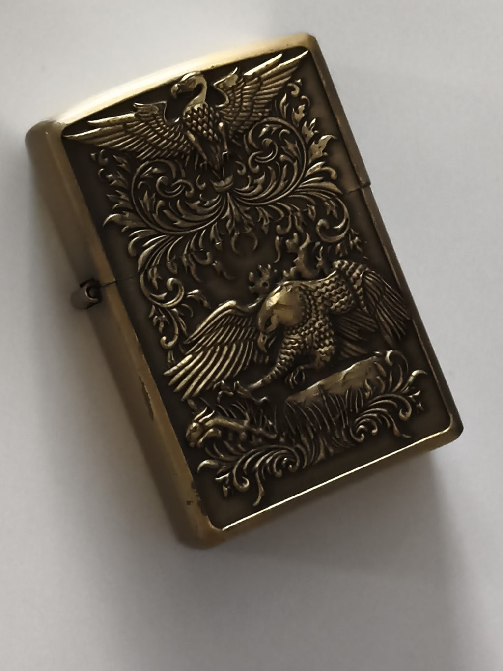 Briquet Kantai finition dorée motif aigle relief, style rétro, allumeur essence