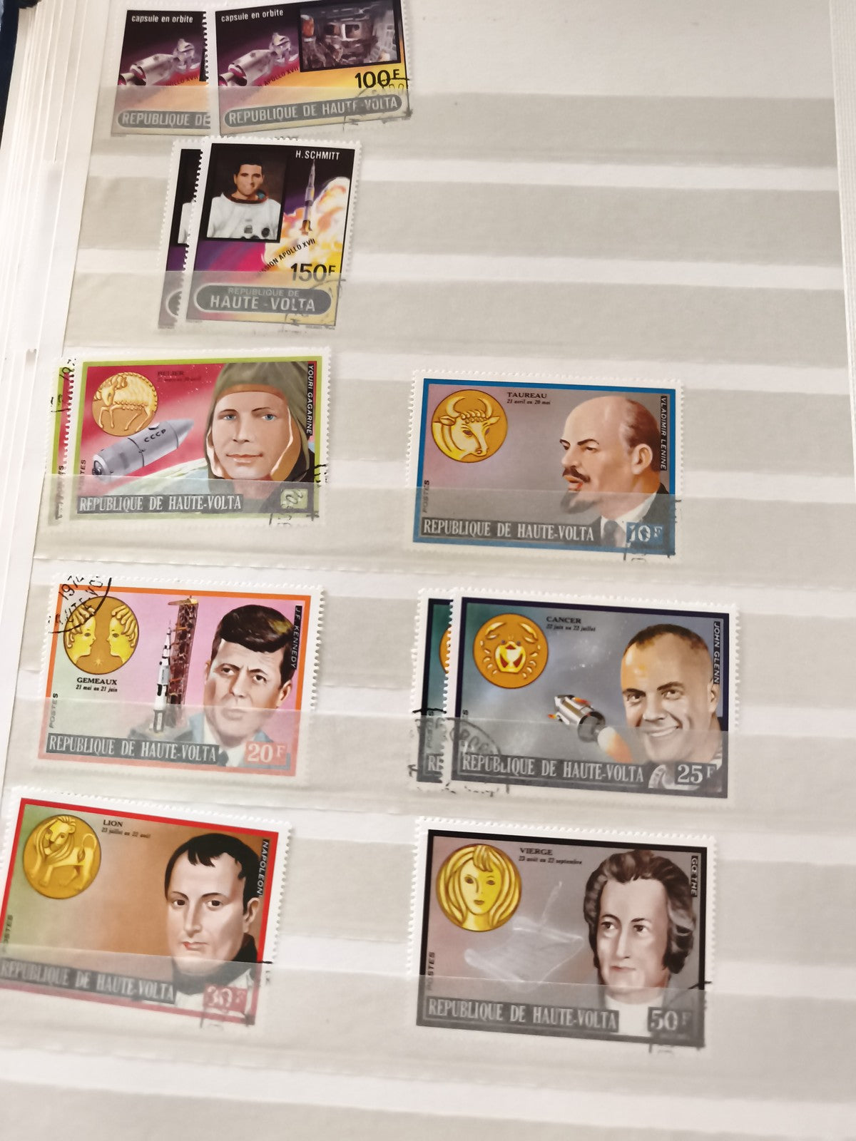 Timbres anciens Haute-Volta personnages célèbres espace et zodiaque vintage