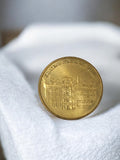 Médaille souvenir Château Royal de Blois vintage, aspect doré, France ancienne