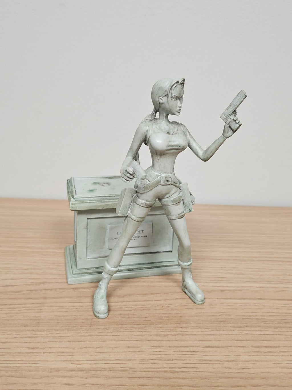 Figurine Tomb Raider Lara Croft Atlas Statue décorative officielle jeu vidéo
