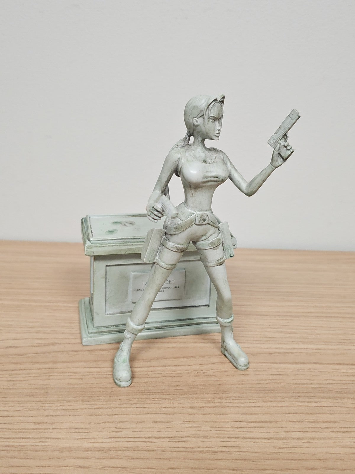 Figurine Tomb Raider Lara Croft Atlas Statue décorative officielle jeu vidéo