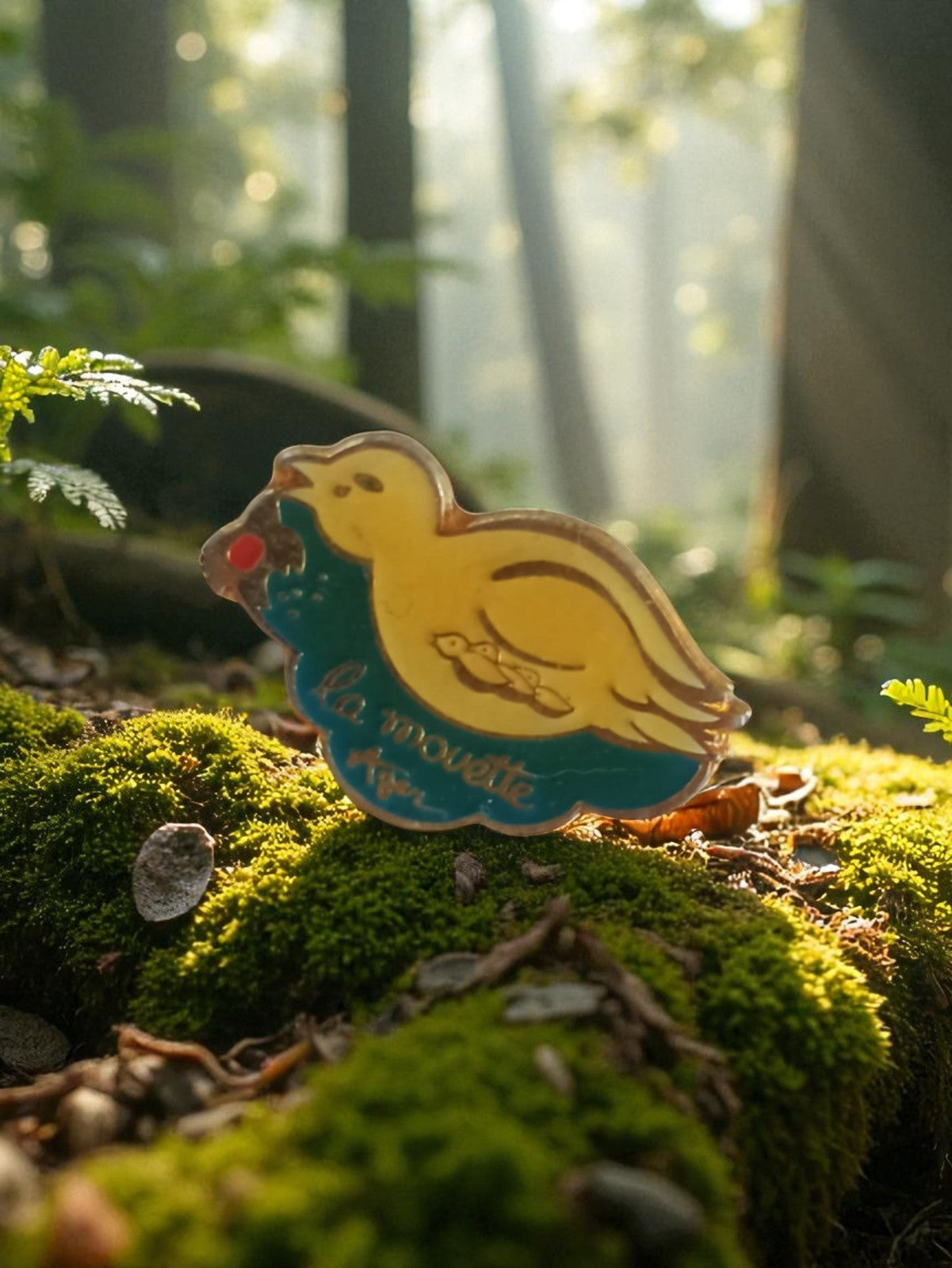Pin's ancien vintage La Mouette Kan canard jaune bleu objet publicitaire rétro