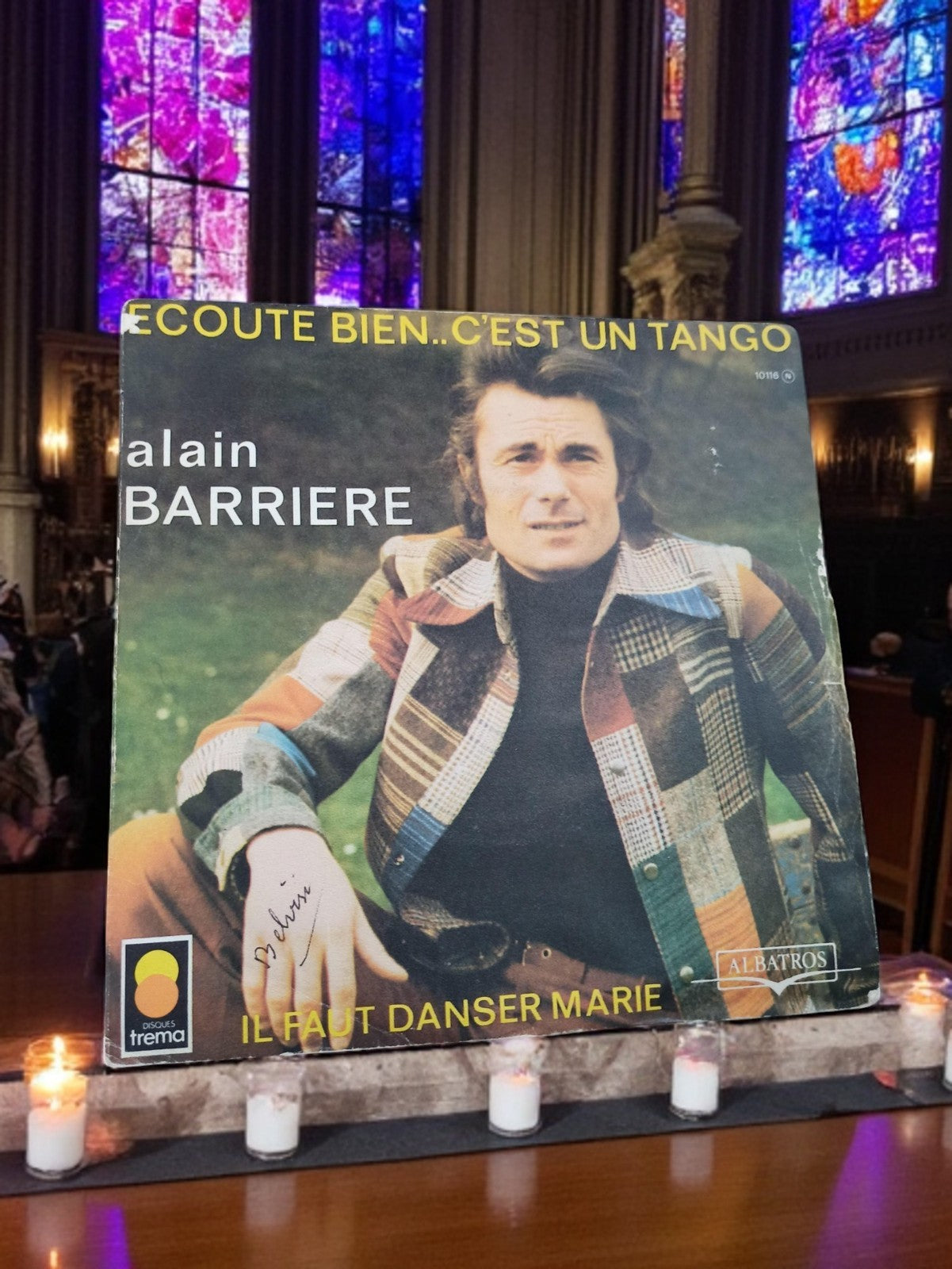 Vinyle 45 tours Alain Barrière Disques Trema Écoute bien c’est un tango vintage