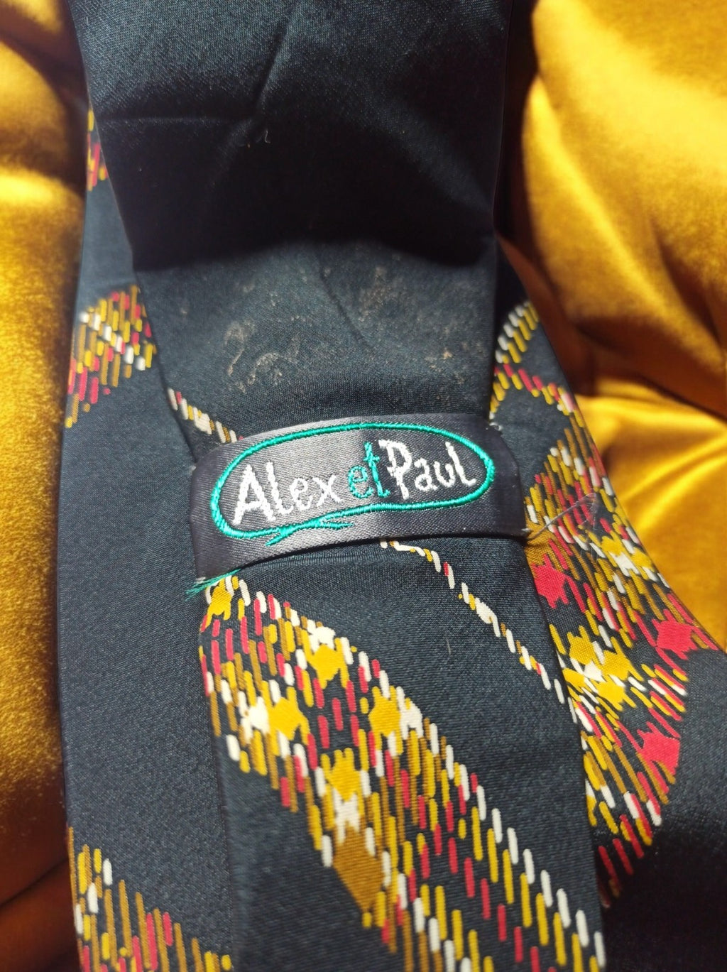 Cravate vintage Alex et Paul France motif tartan noir élégant classique
