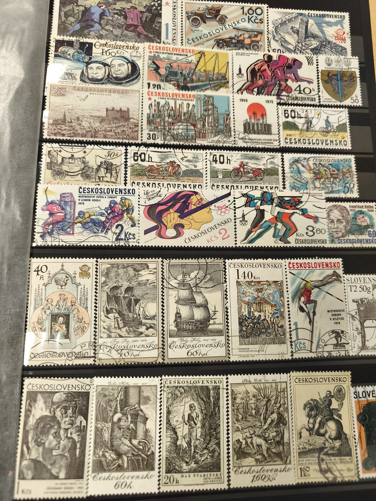 Lot de timbres Tchécoslovaquie multicolores motifs variés philatélie d?occasion