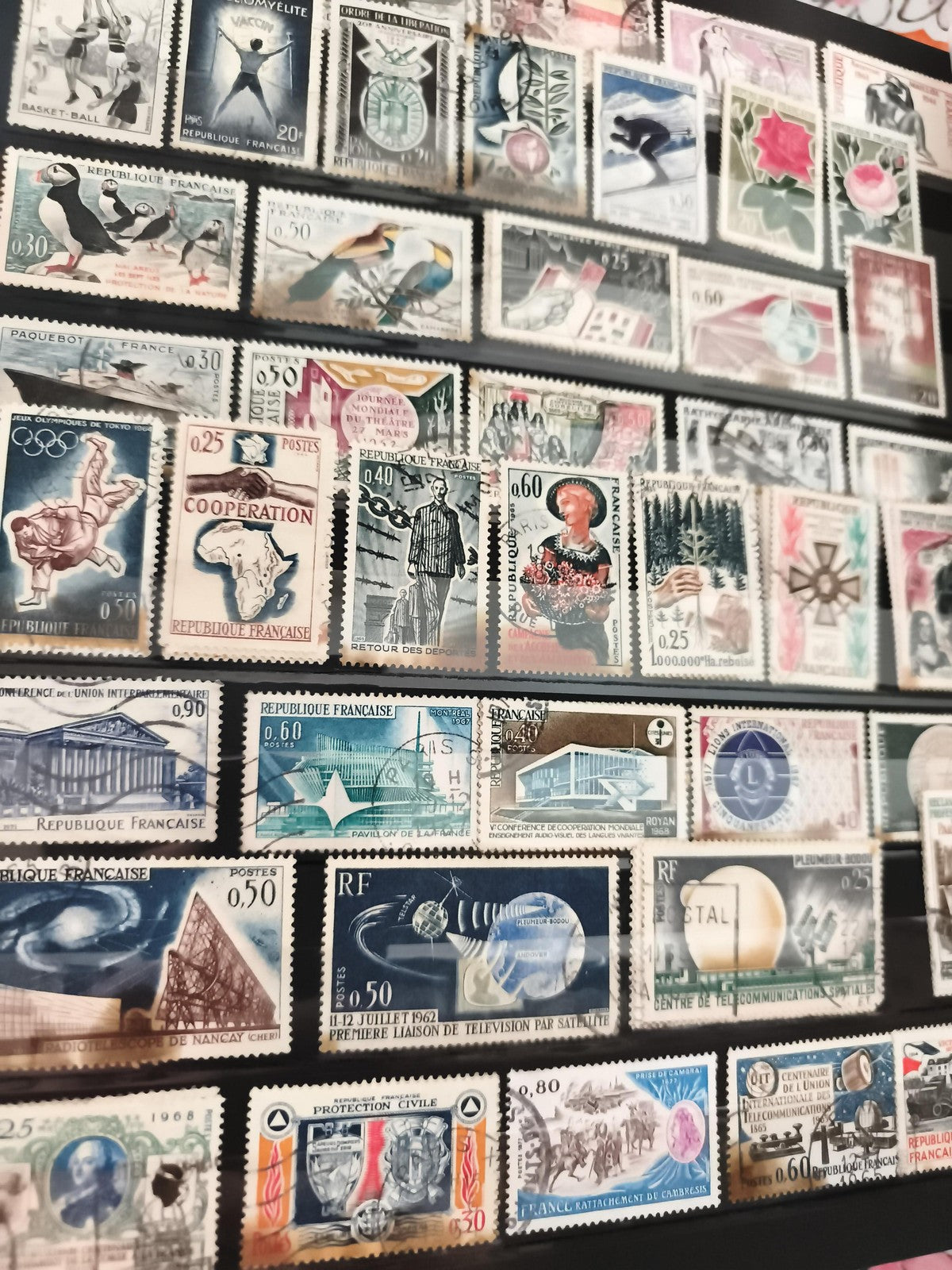 Timbres anciens France oblitérés thématiques années 60-70 lot philatélie vintage