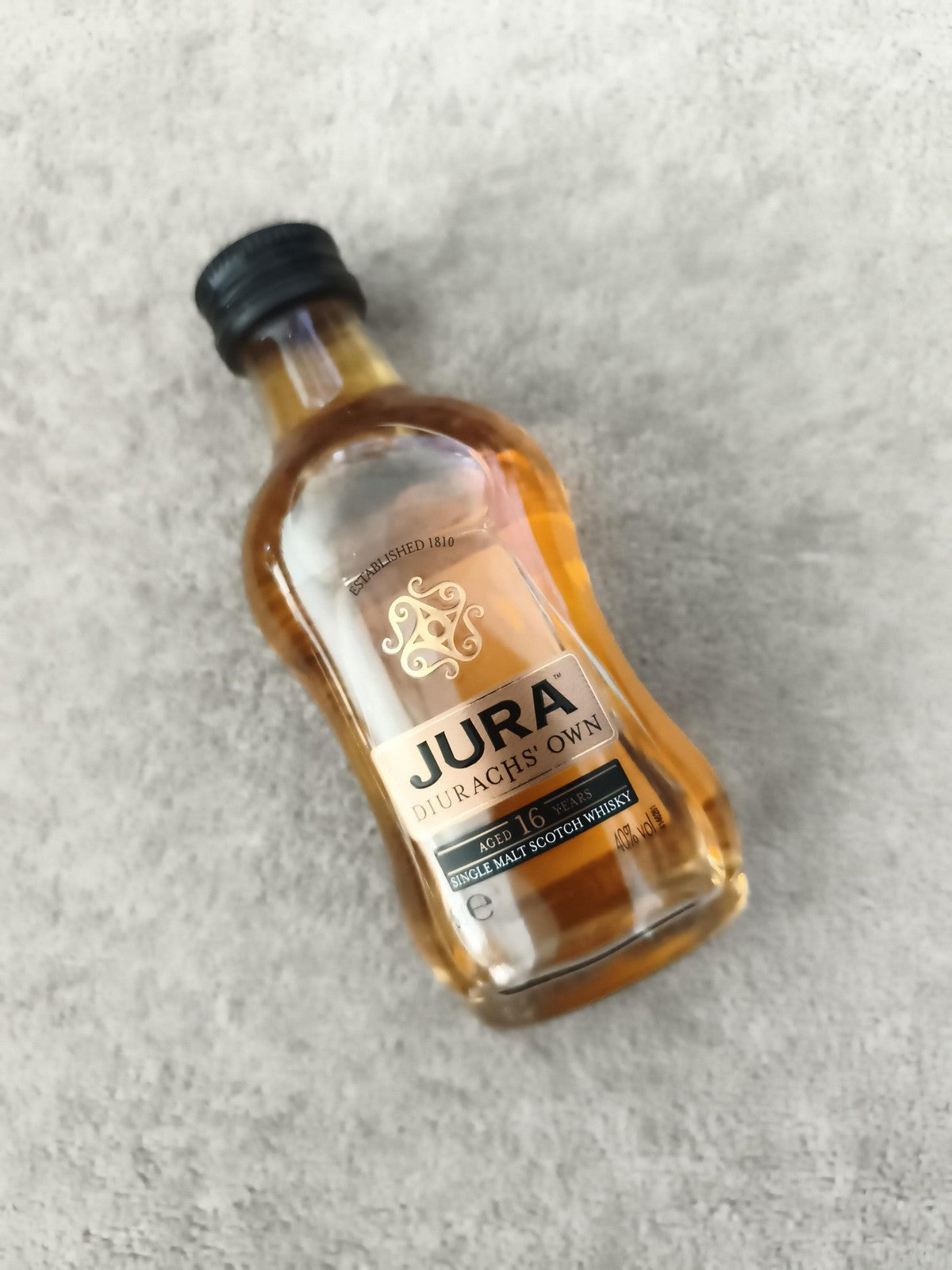Miniature whisky Jura 16 ans Diurachs' Own single malt partiellement remplie