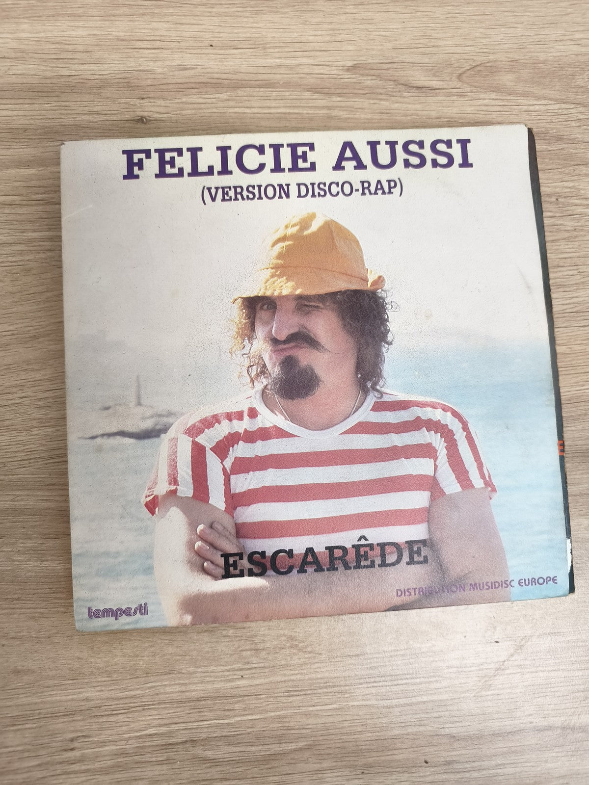 Vinyle 45 tours Escarède Felicie Aussi version disco-rap pochette rayée