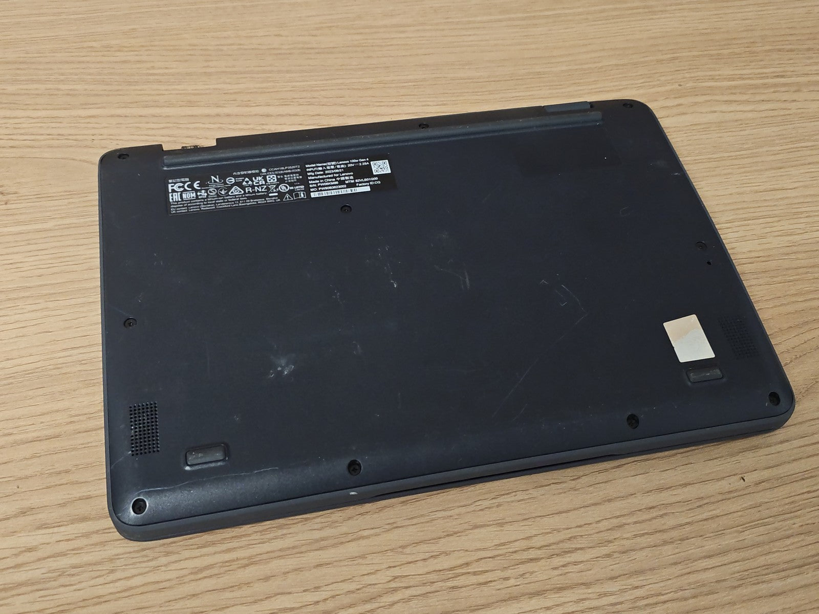 Lenovo 100W Gen 4 laptop HS à réparer ou pour pièces détachées informatique