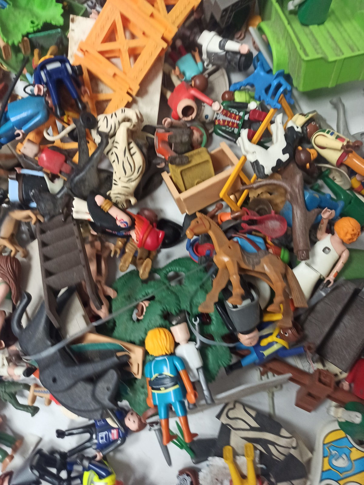 Lot rétro Playmobil ancien, gros vrac figurines et accessoires collection vintag