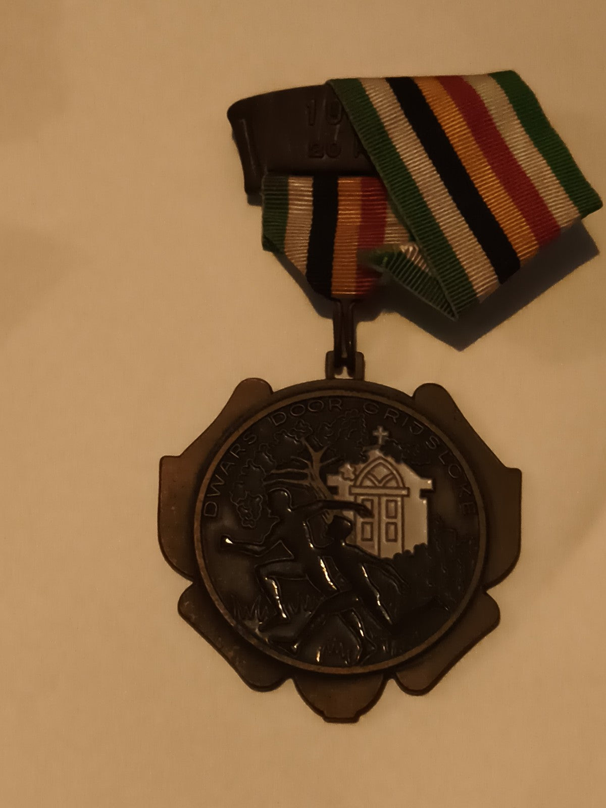 Médaille course Dwars Door Gidslove ruban rayé, sport running épreuve