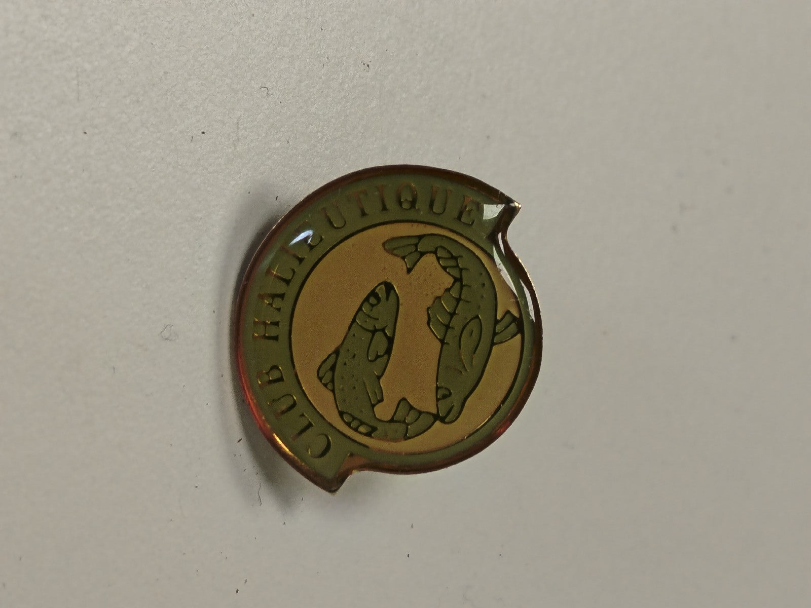 Pin's vintage Club Alieutique ancien badge rétro collection marine rare